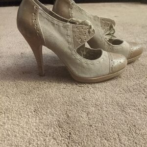 Seychelles tan pumps size 10